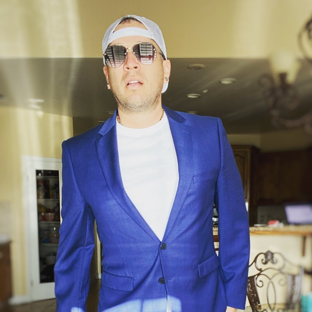Meet your Posher, Posh